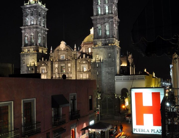 布埃布拉广场酒店(Hotel Puebla Plaza)
