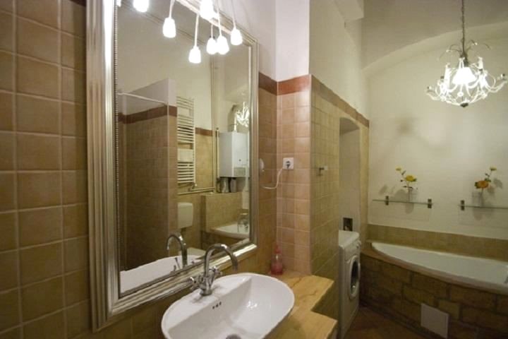 布达佩斯宽敞公寓(Spacious Apartment Budapest)