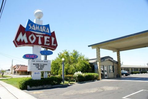 撒哈拉汽车旅馆(Sahara Motel)