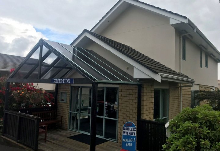芬顿科特汽车旅馆(Fenton Court Motel)
