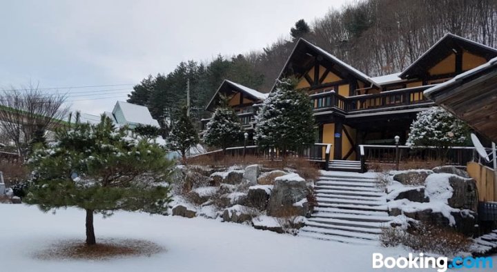 平昌松树度假屋(Pyeongchang Pine Tree Pension)