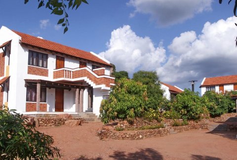 坎大巴法南民族村度假村(Kadambavanam Ethnic Village Resort)