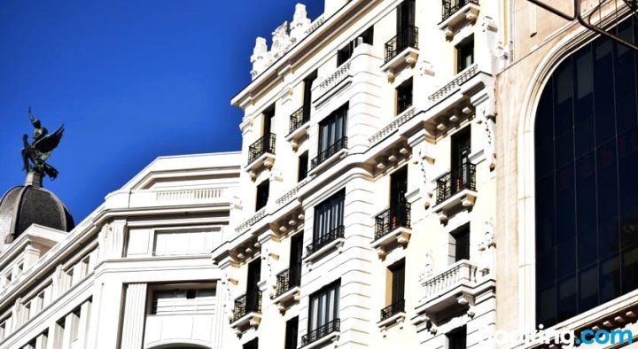 马德里格兰大道套房公寓(Madrid Suites Gran Via)