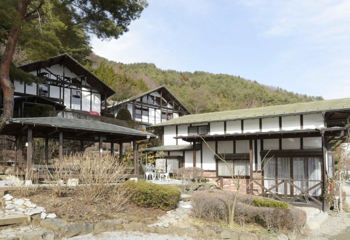 河口湖班乡间别墅酒店(Kawaguchiko Country Cottage Ban)