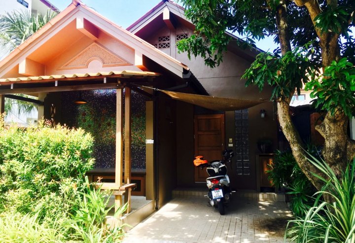 卡塔海滩 2 居游泳池别墅酒店(2 Bedroom Pool Villa Kata Beach)