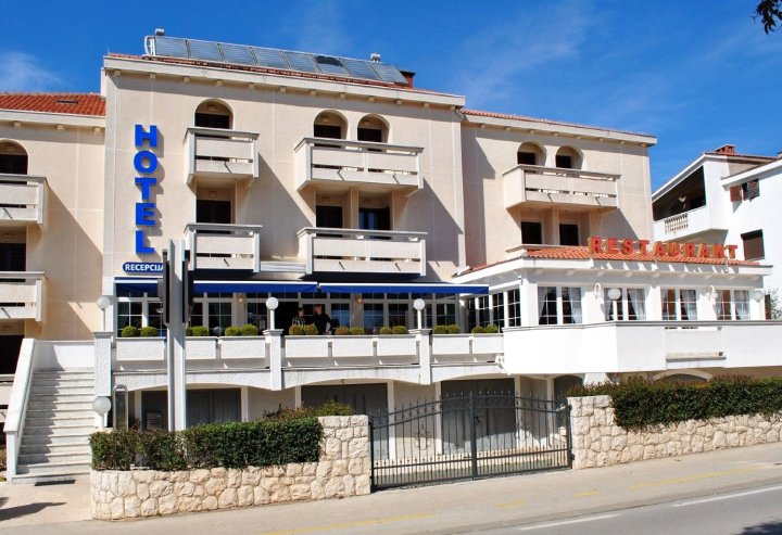 美地特兰酒店(Hotel Mediteran)