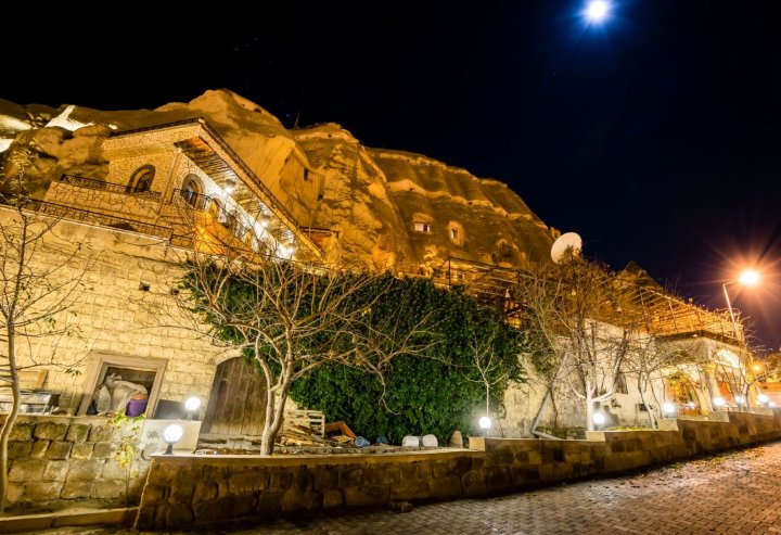 萨瑞汉洞穴酒店(Sarıhan Cave Hotel)
