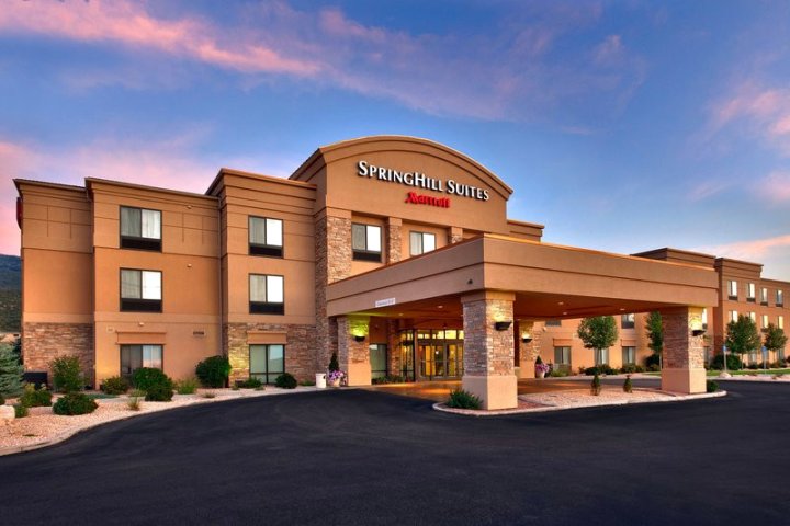 万豪锡达城万豪春丘酒店(SpringHill Suites by Marriott Cedar City)