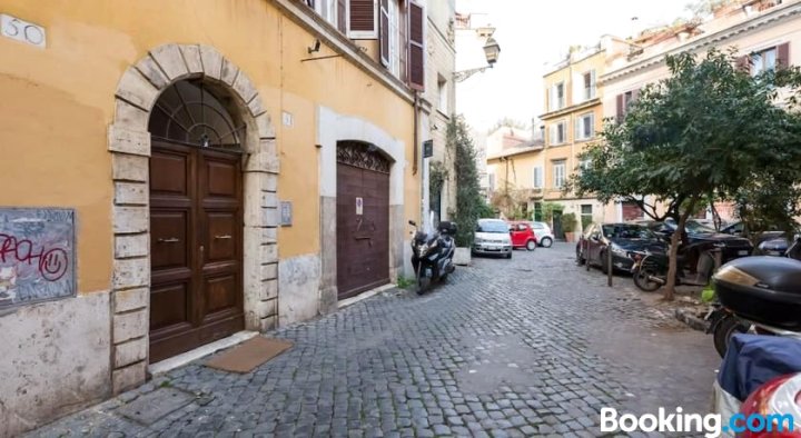 托拉斯特中心漂亮迷人公寓酒店(Nice and Charming Flat in The Heart of Trastevere)