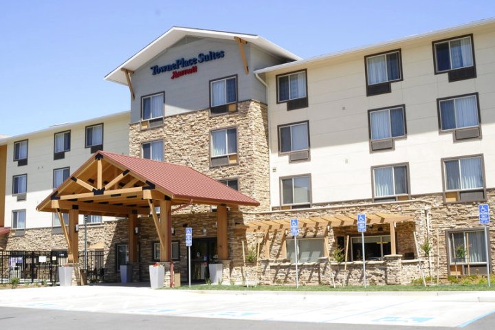 雷丁万豪唐普雷斯酒店(TownePlace Suites Redding)