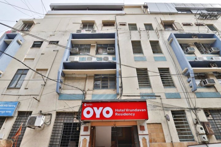 OYO 9751 福伦达凡住宅酒店(OYO 9751 Hotel Vrundavan Residency)