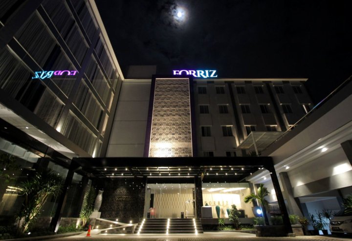 日惹福里斯酒店(Forriz Hotel Yogyakarta)