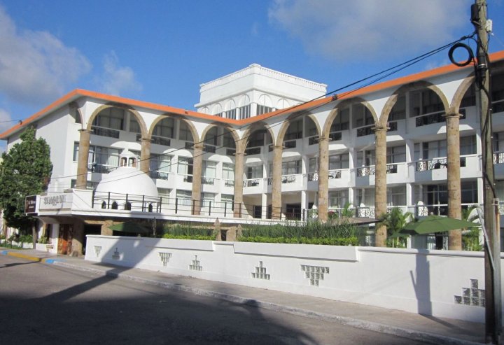 索拉马尔酒店(Hotel Solamar Inn)