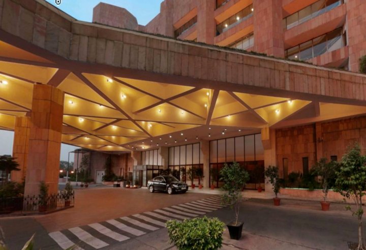 萨米拉特酒店(Hotel Samrat, New Delhi)