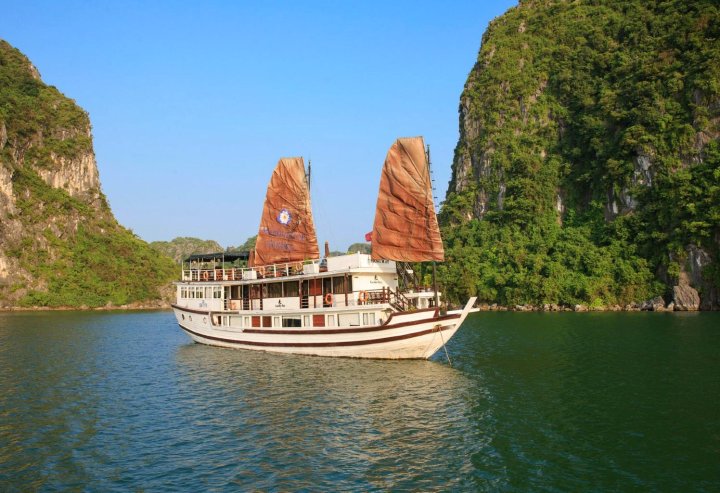 花园湾高级游轮酒店(Garden Bay Premium Cruise)