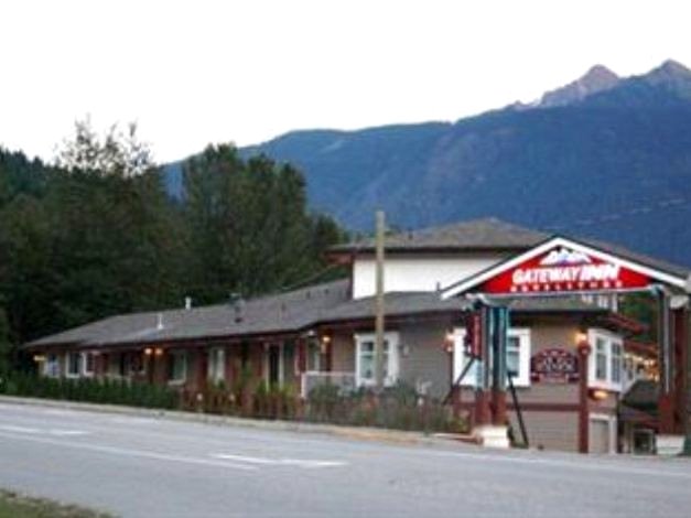 雷夫尔斯托克加特威旅馆(Revelstoke Gateway Inn)