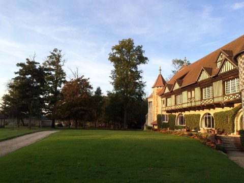 德庄园博马舍住宿加早餐旅馆(B&B Manoir de Beaumarchais)