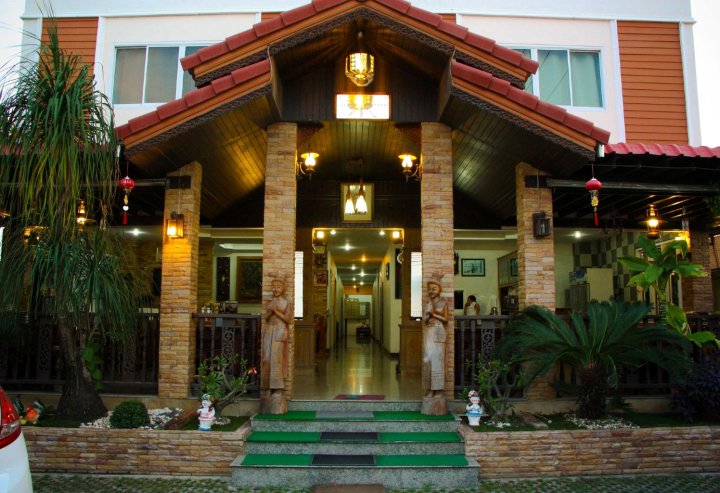 华欣艾亚兰酒店(Iyara Hua Hin Lodge)