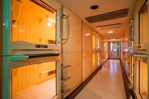 皇宫胶囊饭店(Capsule Hotel Palace)