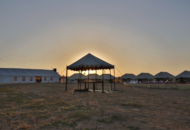 杰伊瑟尔梅尔沙莫度假村(Jaisalmer Desert Resort)