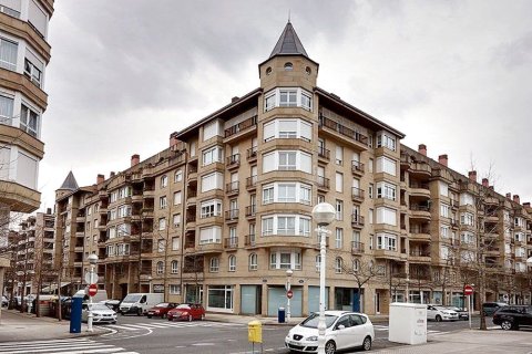 悠闲出租欧德雷塔海滩公寓酒店(Playa de Ondarreta Apartment by FeelFree Rentals)