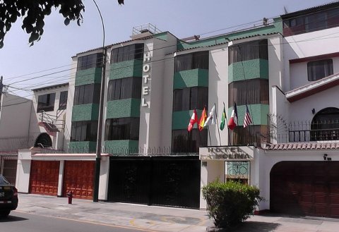拉莫利纳酒店(Hotel La Molina)