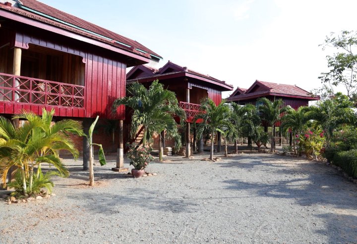 基梅尔平房之家酒店(Khmer House Bungalow)