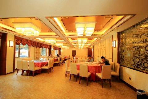 理县古尔沟诗曼温泉大酒店