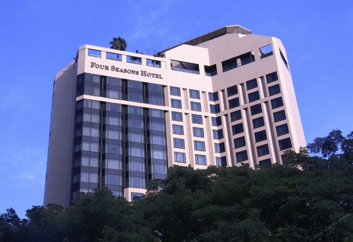 新加坡四季酒店(Four Seasons Hotel Singapore)