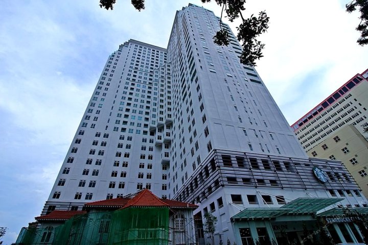 槟城一号大厦套房(Merlene Suites at Mansion One Formerly Know As Mansion One Suites)