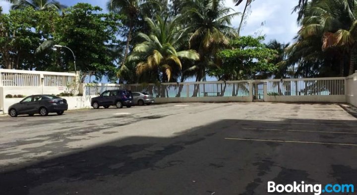 公主岛佛得角大道海滨公寓(Beach Front Apt Isla Verde Ave)