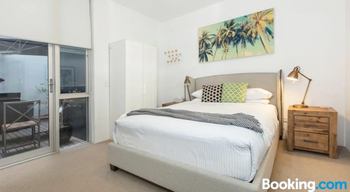 市景宽敞邦迪公寓(Spacious Bondi Flat with City Views)