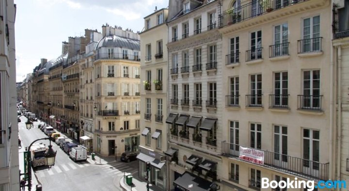 私人公寓 - 卢浮宫 - 杜乐丽花园(Private Apartment - Louvre - Tuileries Gardens)
