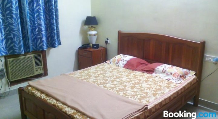 1 Br Apartment in Nungambakkam, Chennai, by GuestHouser (9398)