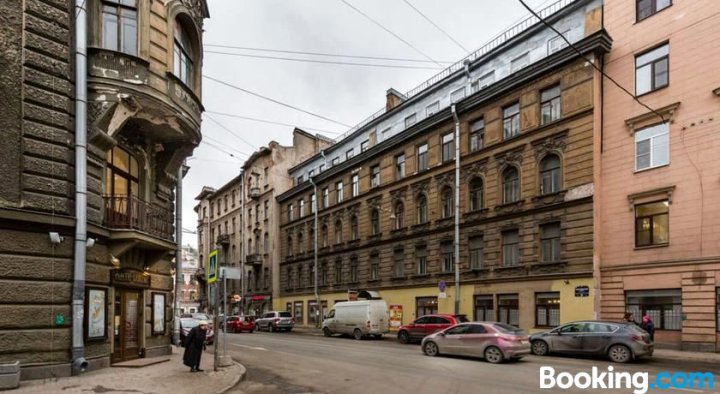 Apartment Na Petrogradke 2