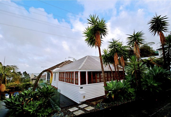 奥克兰中心区英伦海景别墅(Sea View British-Style Villa Auckland)