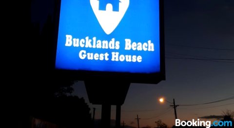 巴克兰斯海滩旅馆(Bucklands Beach Guest House)