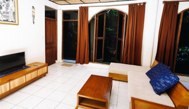 巴厘岛普瑞鲁瓦扬别墅酒店(Villa Puri Royan Bali)