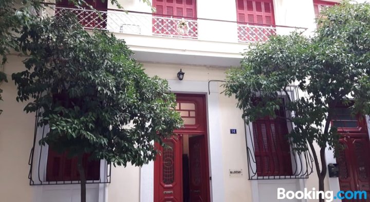 雅典新古典主义别墅(Athenian Neoclassical Apartment)