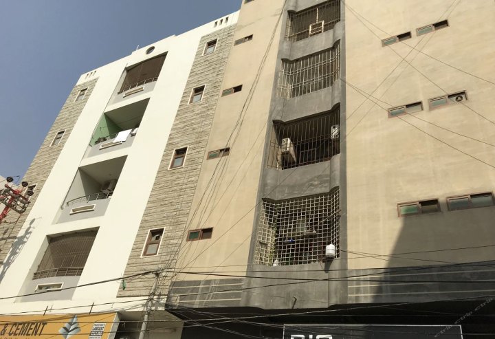 "Service Apartments Karachi" 3 Bed Javed Apartment