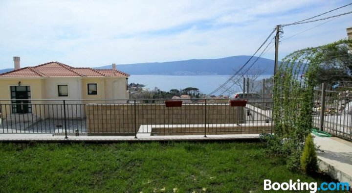 海景公寓 - 波尔图黑山(Apartment Sea View - Porto Montenegro)