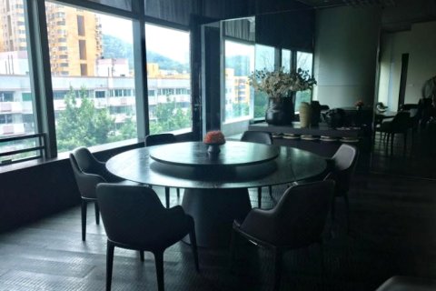 深圳乐酒店(太安地铁站东湖公园店)