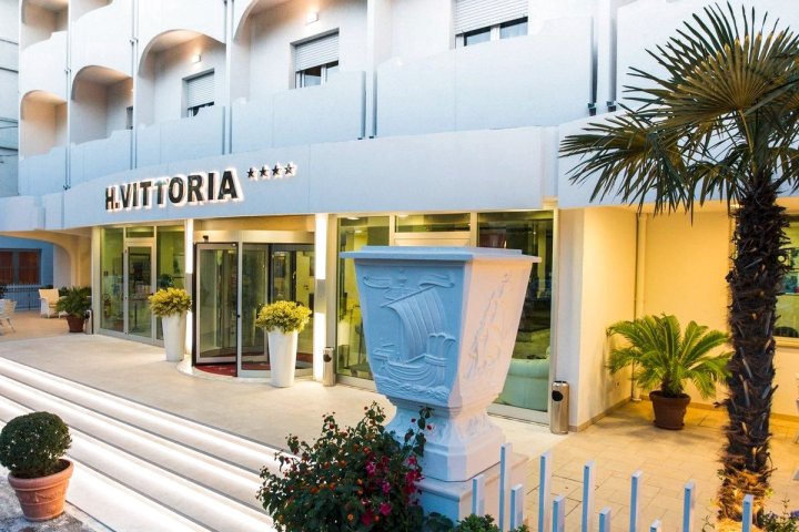 维多利亚酒店(Vittoria Hotel)