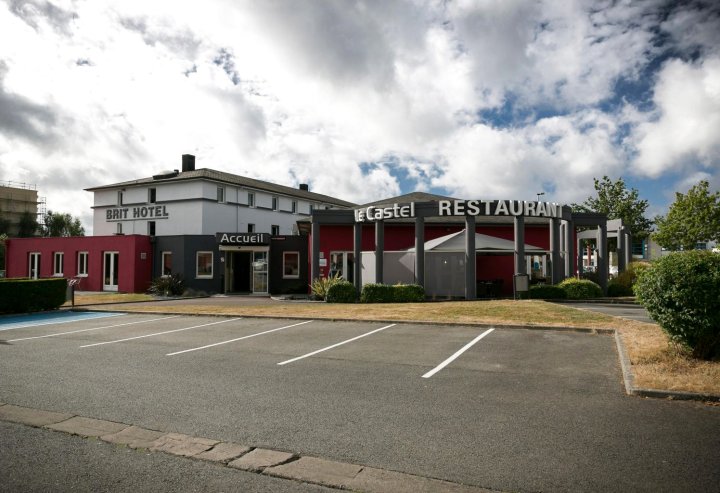 雷恩卡斯特布里特酒店(Brit Hotel Rennes le Castel)