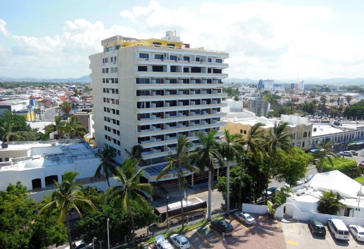 博妮塔广场酒店(Hotel Playa Bonita)