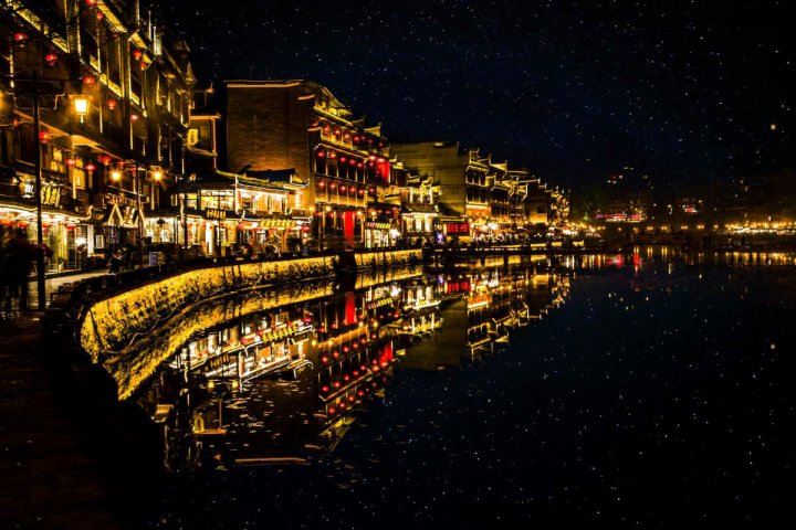 凤凰缘江边观景楼(原缘临江宾馆)