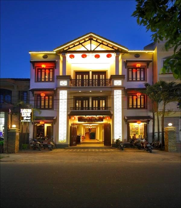 特里比艾德酒店(Tribee Ede Hostel & Bar)