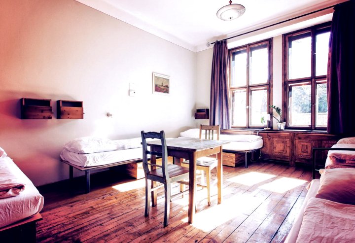 托比斯先生酒店(Sir Toby's Hostel)
