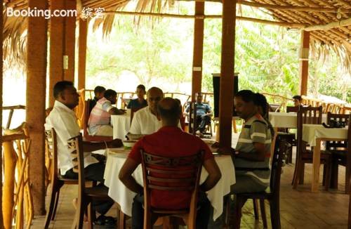 波库纳野生动物园生态小屋旅馆(Pokuna Safari Eco Lodge)