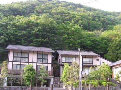 亿若诺亚萨凯奇日式旅馆(Irorino Yado Sankichi)